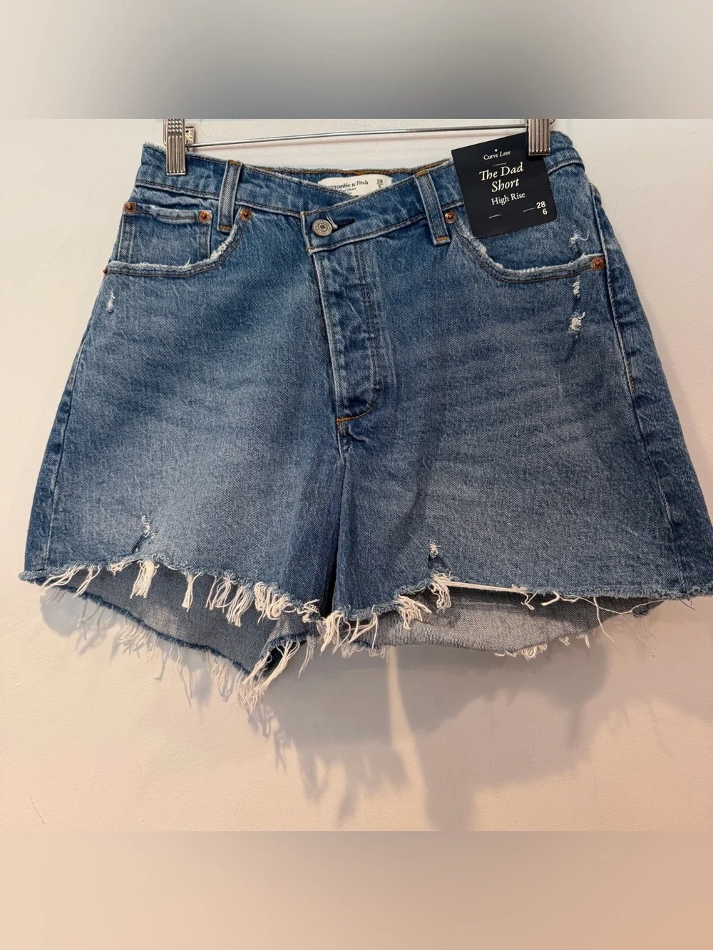 Abercrombie & Fitch The Dad Short High-Rise in Medium Blue